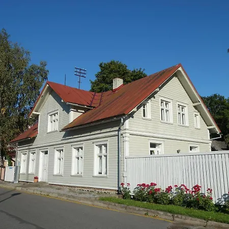 Elisabeth *